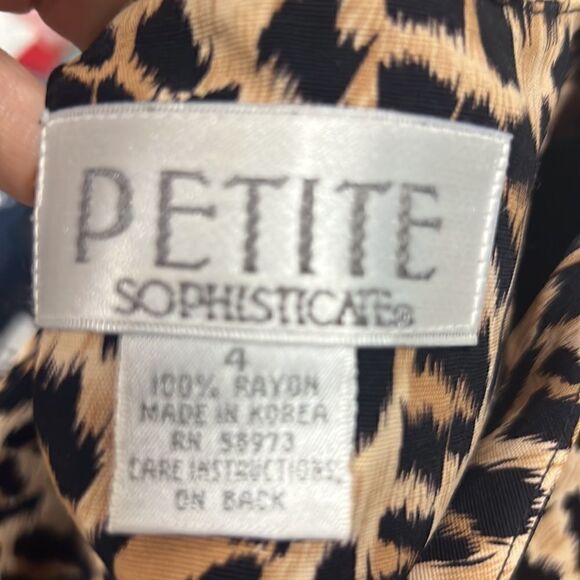 Petite Sophisticate animal print jacket. Size 4 - Picture 8 of 8
